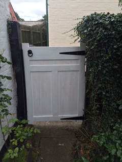 bespoke-gate-built-and-fitted-with-lock-4