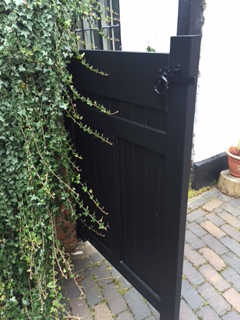 bespoke-gate-built-and-fitted-with-lock-7